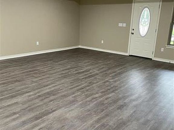 2nd image of 2795 Westmont Dr #***BTSA: $700!!***
