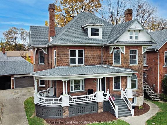 2nd image of 129 William St S