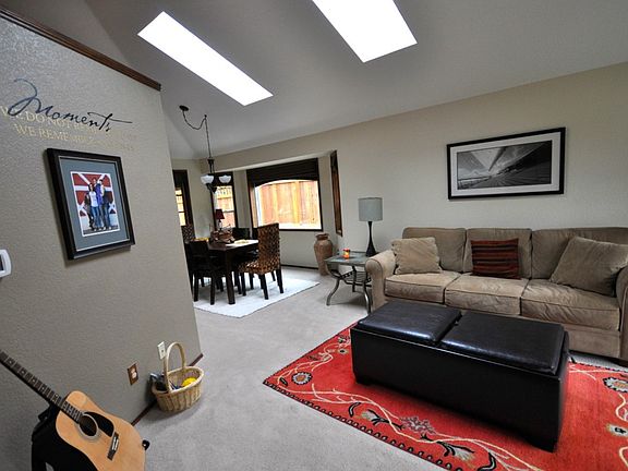 4th image of 9442 Saint Johns Pl NE
