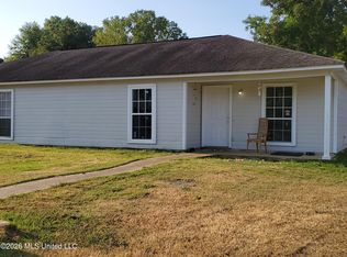 101 W 10th St, Verona, MS 38879