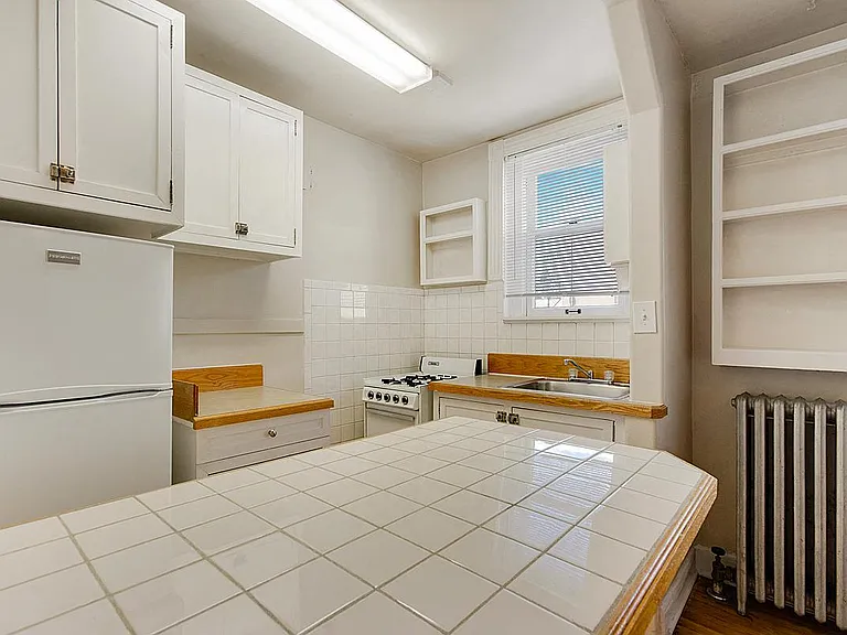 815 N Sherman St — Photo 3