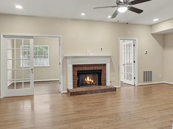 449 Cambrian Ridge Trl, Pelham, AL 35124