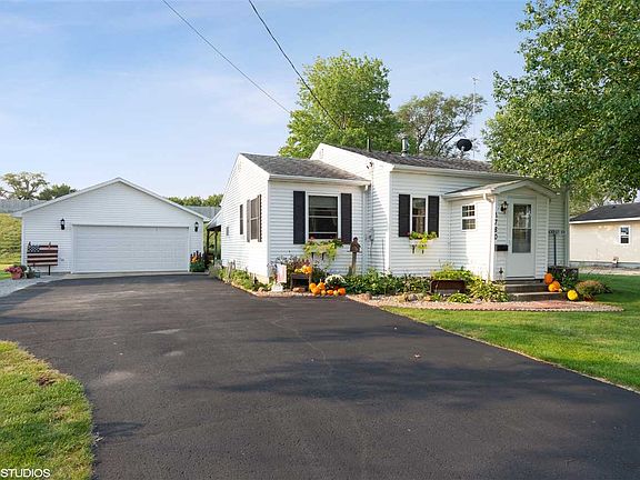 2nd image of 1780 Michigan Dr