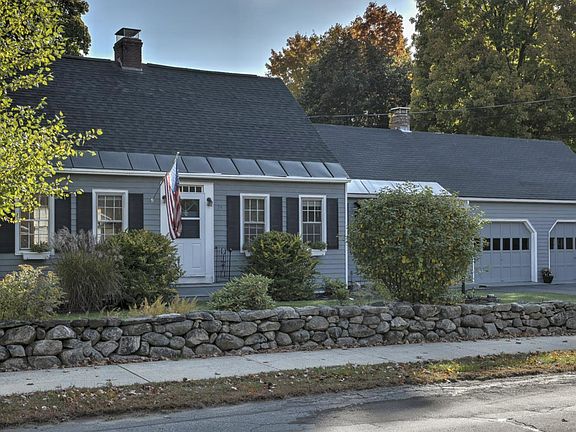 Front of house (door in image is the side door, which is not used).
