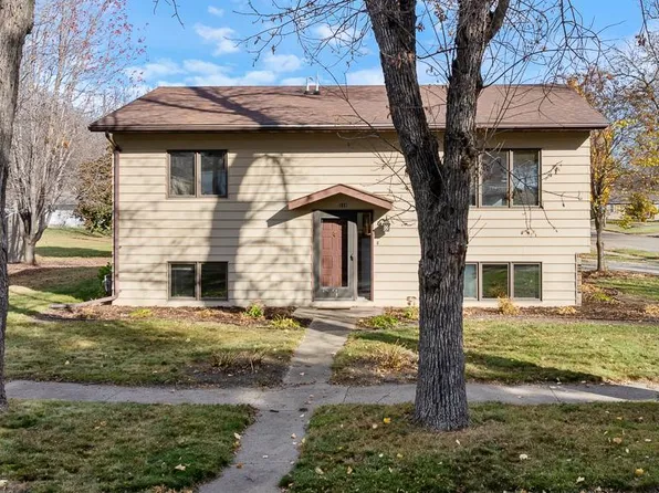 510 1st St NE, Clara City, MN 56222