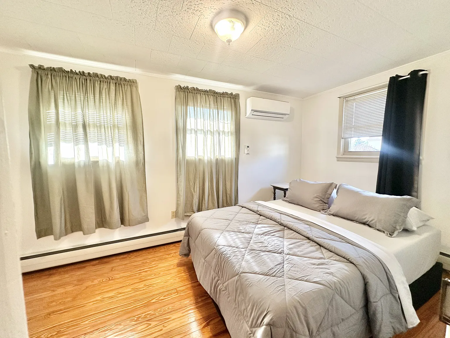 2 bed, 800 sqft, $1,600 — Photo 1