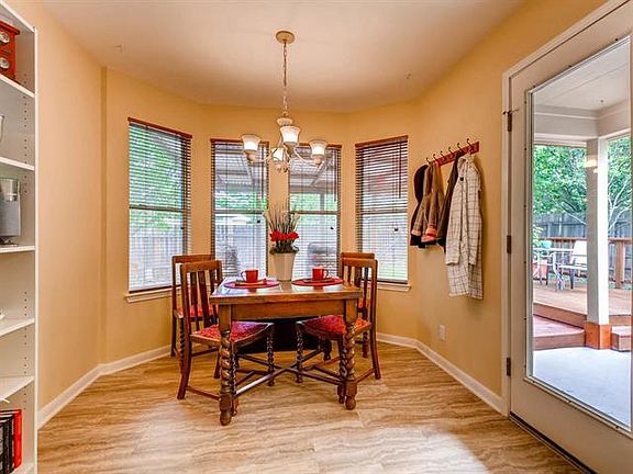 5th image of 651 Faircrest Dr