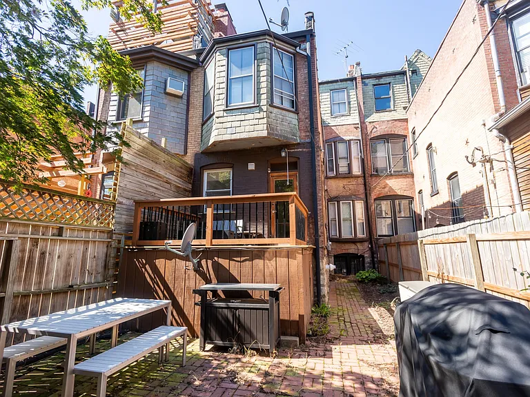 230 N Newstead Ave — Photo 26