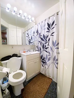 Rented by City Connections Realty | media 29