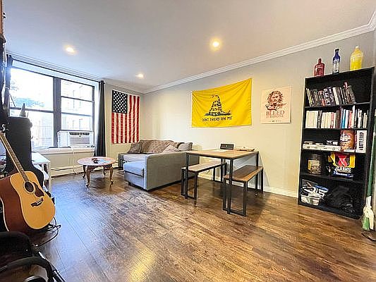 3rd image of 215 E 164th St APT 2N