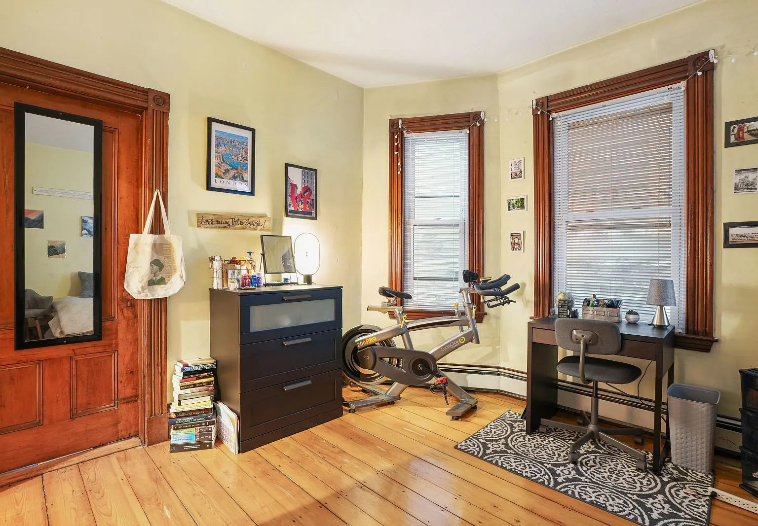 3 bed, 9999 sqft, $4,700 — Photo 3