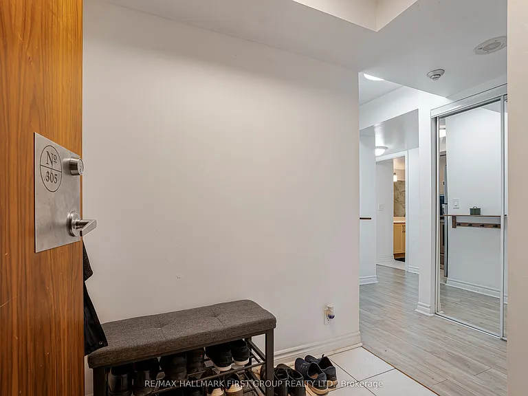 33 Elm Dr W #305 — Photo 3