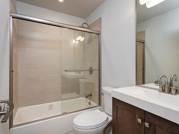 5th image of 1541 Rockwood St APT 3
