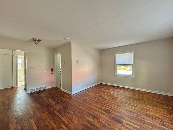5th image of 1117 S Westnedge Ave #1