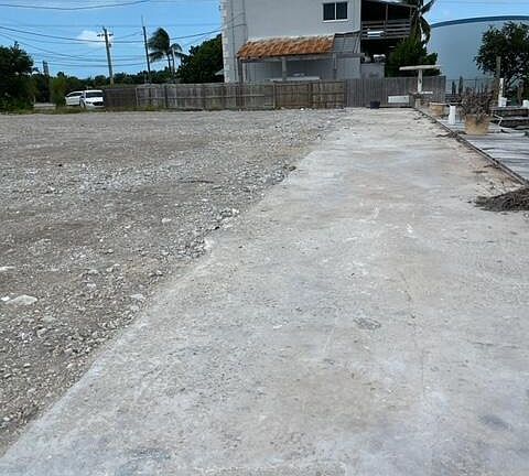 2nd image of 20 Coco Plum Dr
