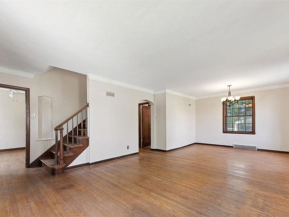 4th image of 9313 Althea Ave