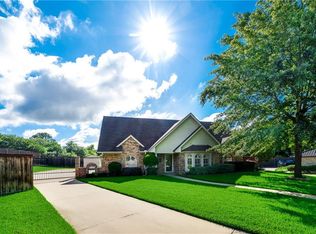 2201 Oak Forest Ct, Arlington, TX 76012