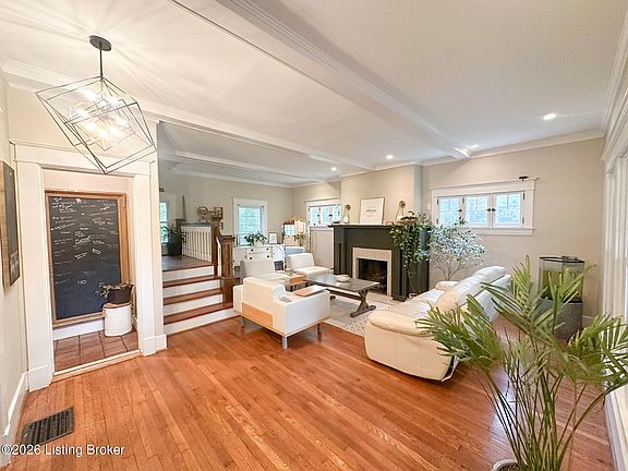 4th image of 3900 Altawood Ct