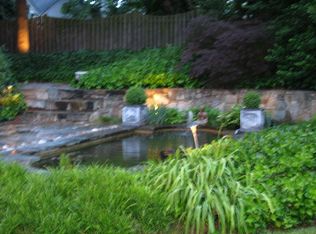 813 Clovercrest Dr, Alexandria, VA 22314