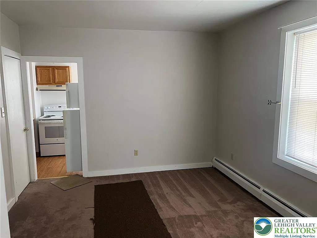 2 bed, 1.0 bath, 950 sqft, $1,595 — Photo 4