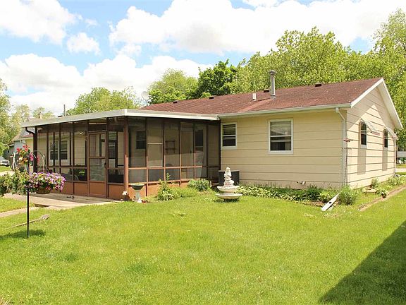 4th image of 802 Harriet Ave