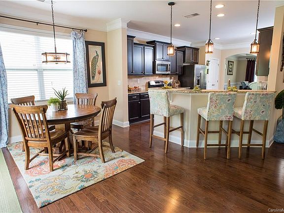 5th image of 302 Poplar St #48