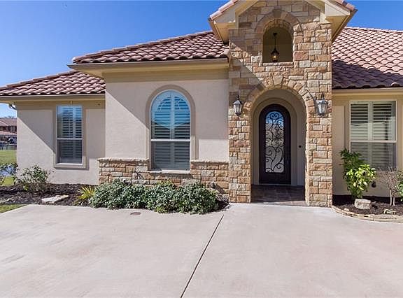 4th image of 1610 Malibu Bay Ct