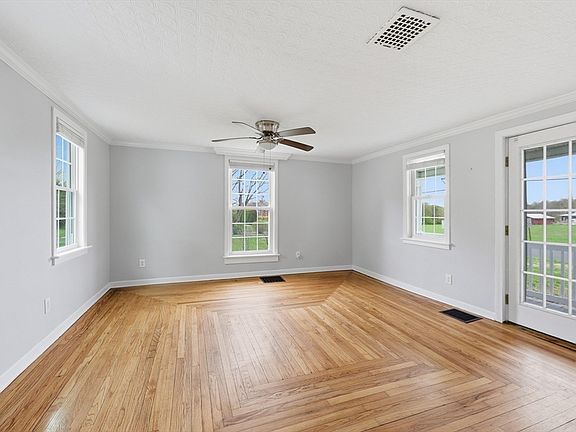 3rd image of 88 South St
