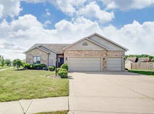 8010 Mackinac Cv, Fort Wayne, IN 46835