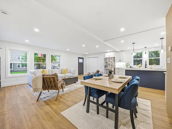 52 Rangeley Rd #52, West Newton, MA 02465