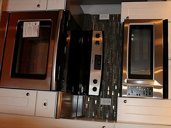 4th image of 4633 Glencoe Ln