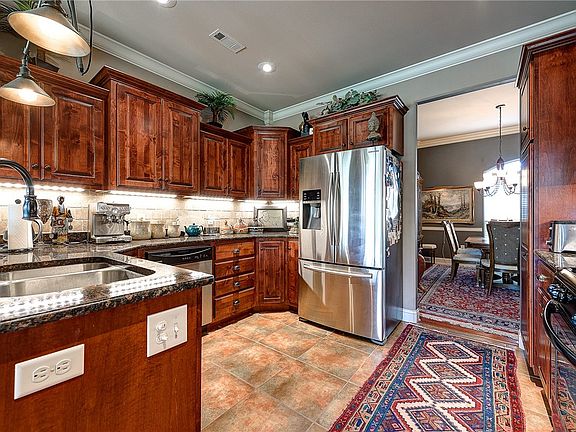 4th image of 5807 S 66th St