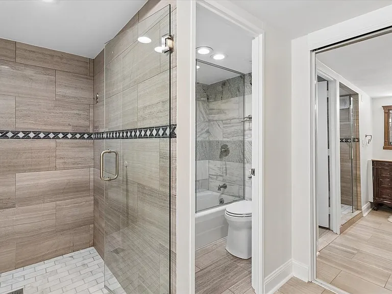 175 E Delaware Pl #8304 — Photo 15