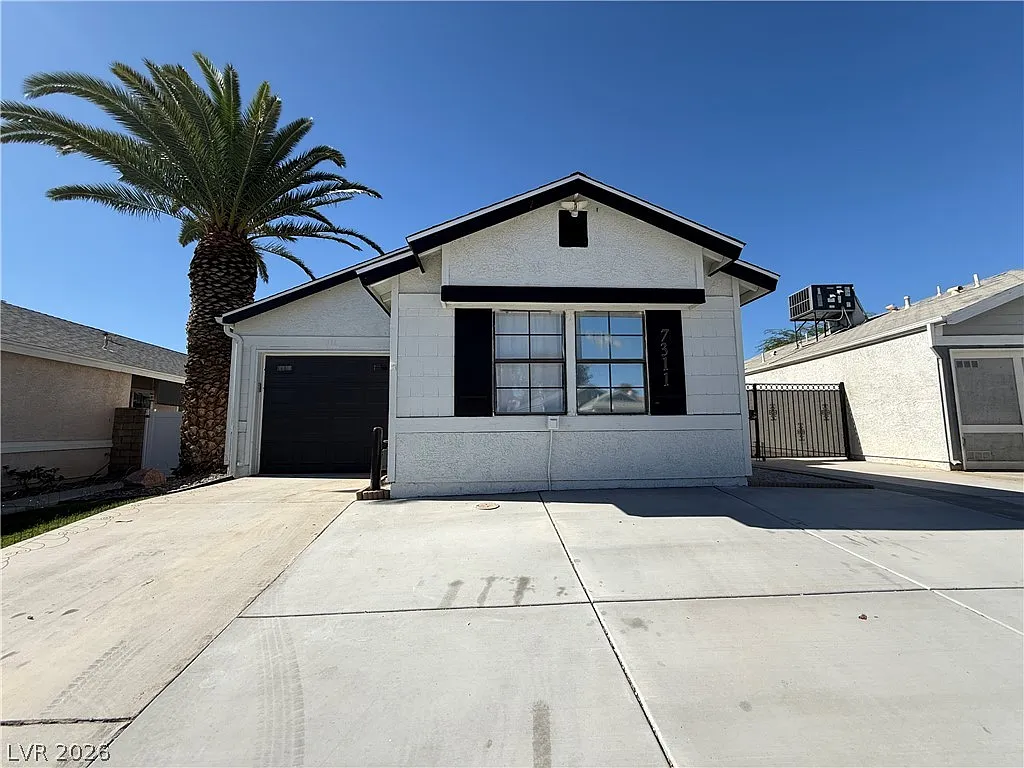 2 bed, 1.5 bath, 932 sqft, $1,750 — Photo 1