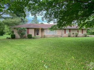 520 Golf Club Rd, Anderson, IN 46011