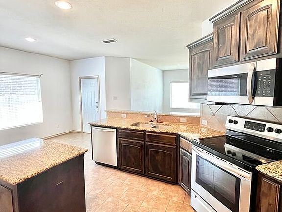 3rd image of 1125 Sierra Blanca Dr
