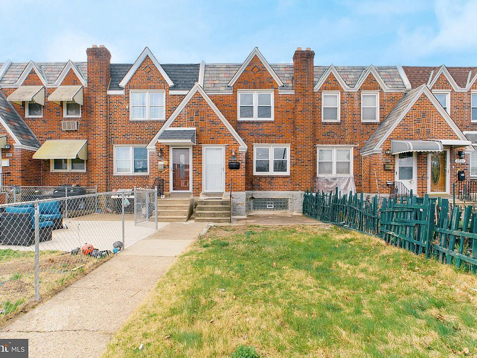 1st image of 2040 Devereaux Ave