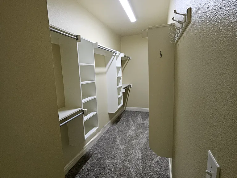 2505 Cambridge Dr — Photo 13