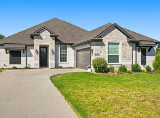 500 River Bank Ct, Granbury, TX 76049