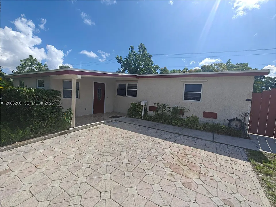 801 N 70th Ave