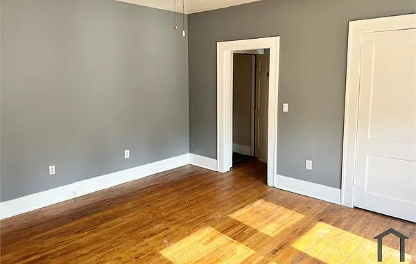1 bed, 900 sqft, $800 — Photo 2