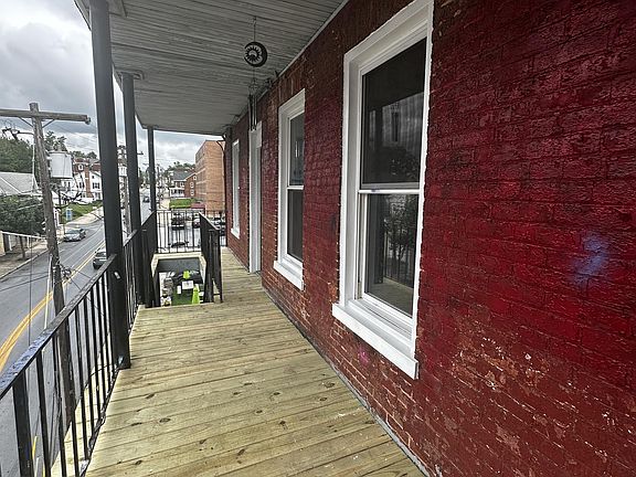 3rd image of 97 W Main St #95W-3ER