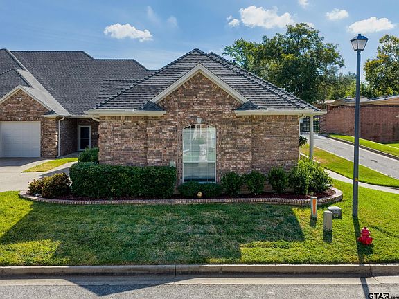 4th image of 2418 Dietz Ln