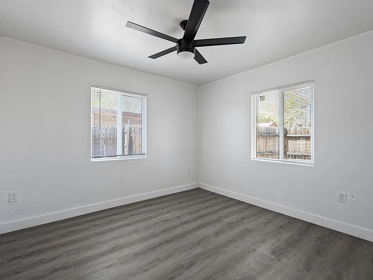 702 W Pepper Pl #1 — Photo 5