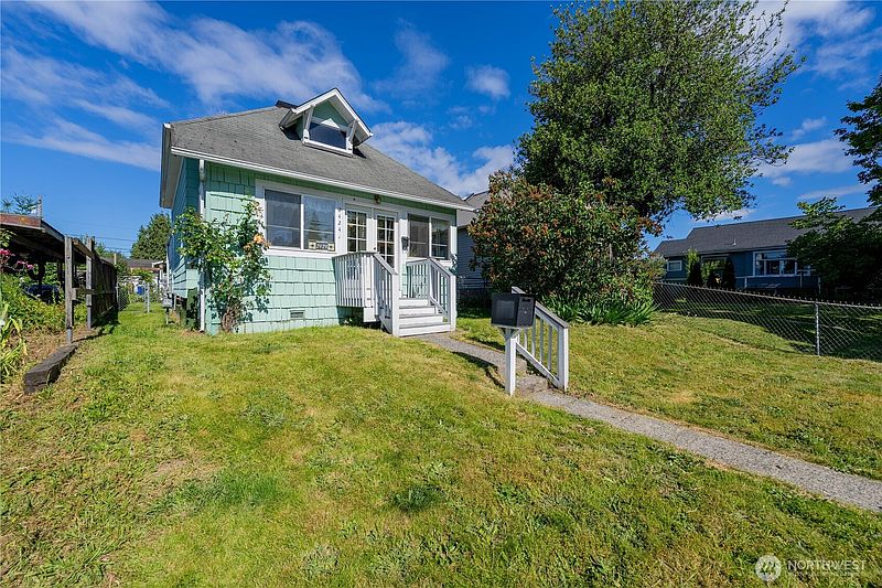 2nd image of 2424 Cleveland Avenue
