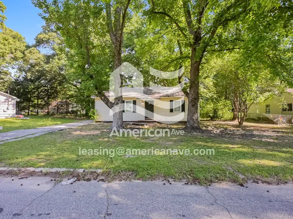 108 Parkway Dr, Warner Robins, GA 31093