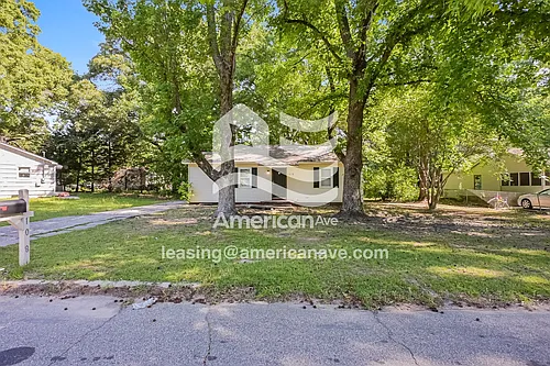 108 Parkway Dr Photo 1