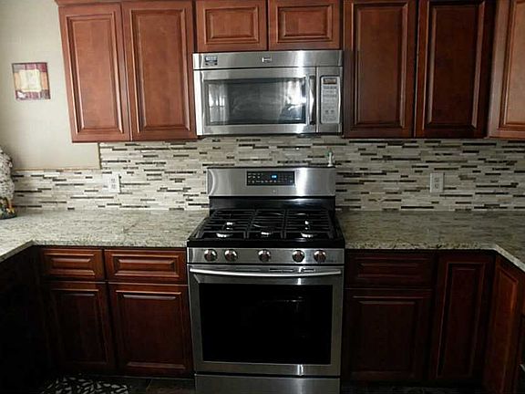 3rd image of 42A Knoll Pl