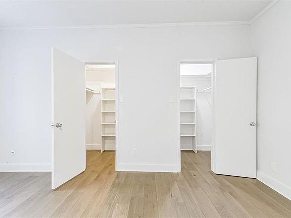 4th image of 1836 Augusta Dr APT 6