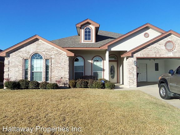 2nd image of 3003 Phoenix Dr